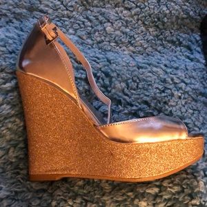 Fiomi Night size 5 platform heels